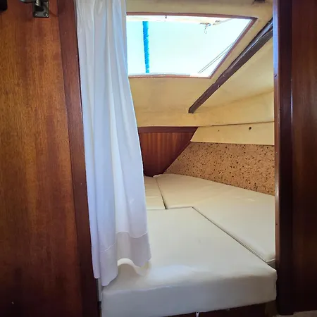 Casa Barco Liberdade 船上ホテル ファロ